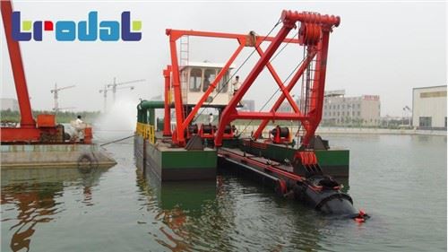 12 dyuymli kesuvchi assimilyatsiya dredger